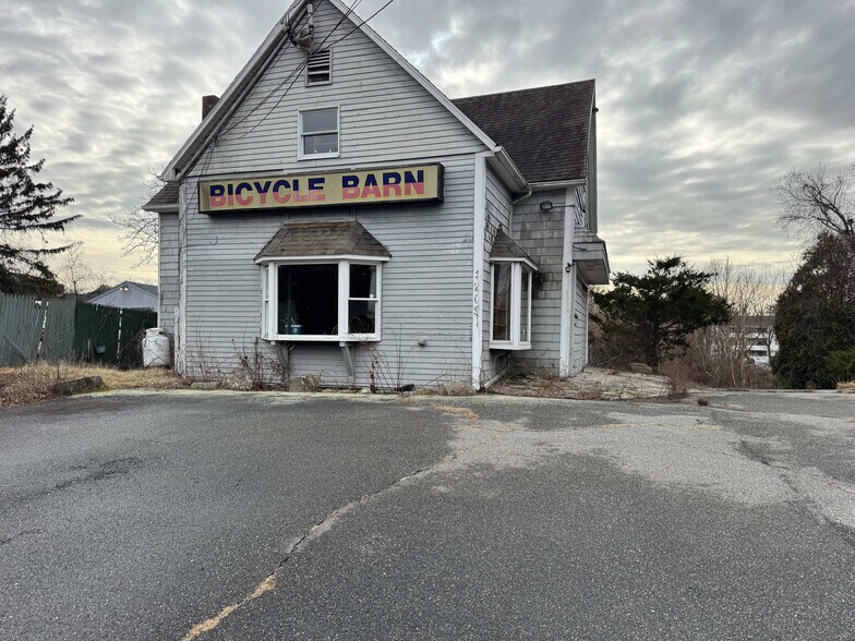 Primary Photo Of 1203 Poquonnock Rd, Groton Multifamily For Sale