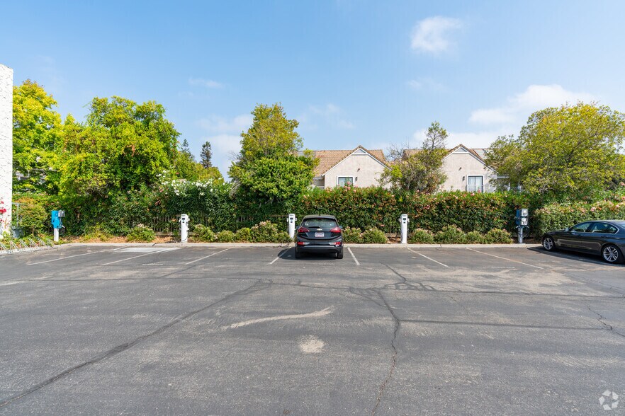 More Photos Of 710 Lakeway Dr, Sunnyvale Office For Lease