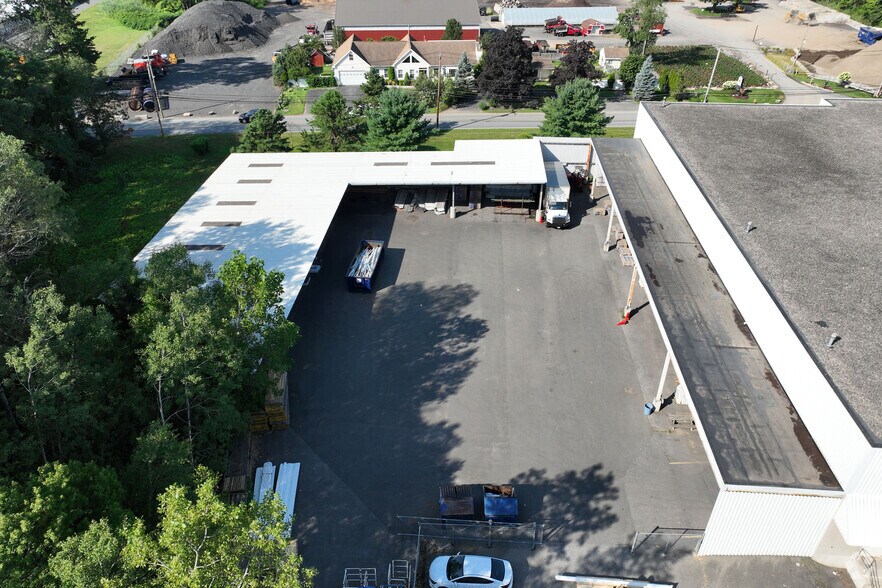 More Photos Of 4253 Albany St, Albany Warehouse For Lease
