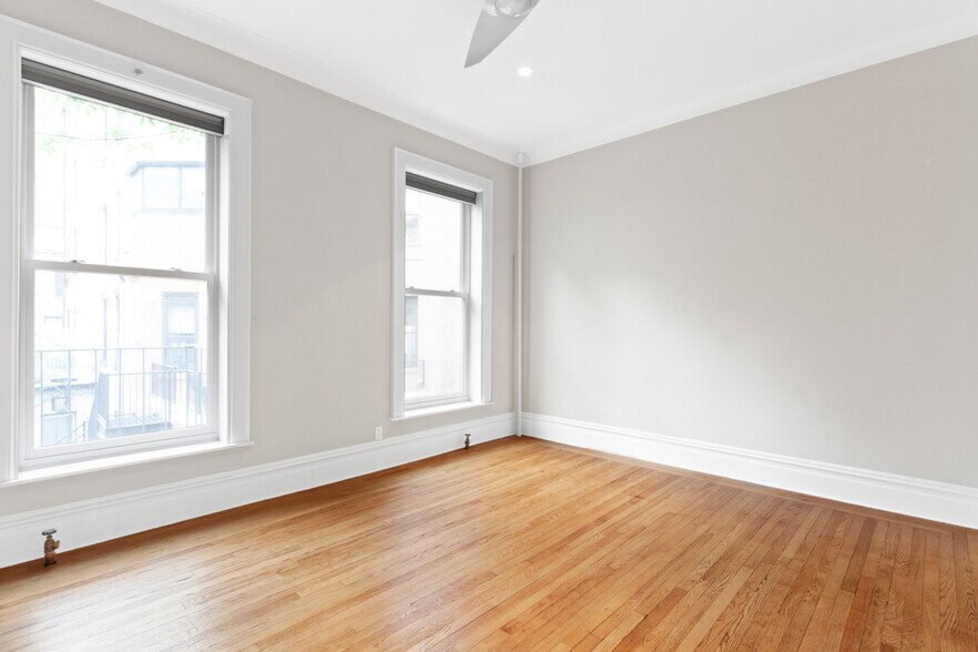 More Photos Of 833 Madison Ave, New York Storefront Retail Residential For Lease
