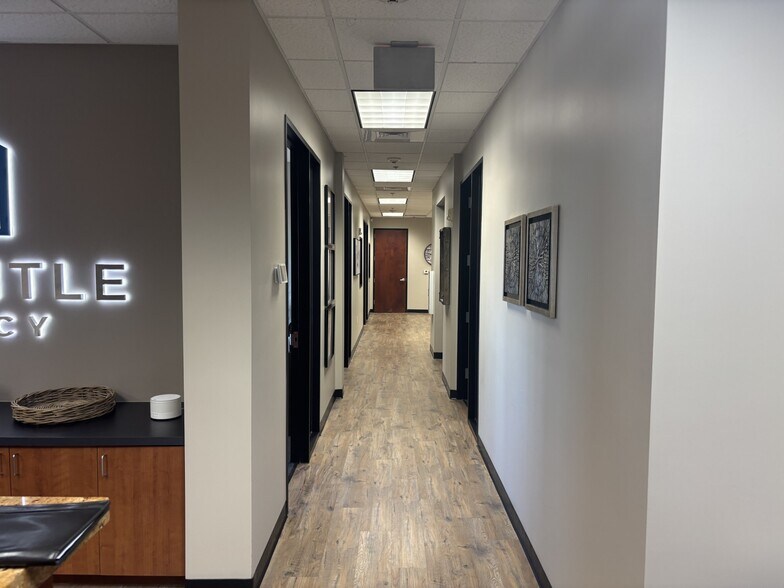More Photos Of 14239 W Bell Rd, Surprise Office For Lease