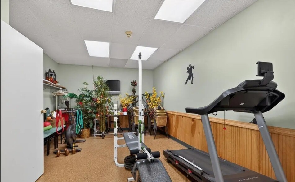 More Photos Of 3111 Normandy Dr, Springfield Office For Sale