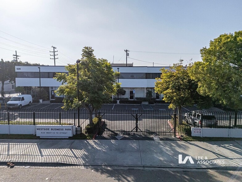 More Photos Of 620 W 16th St, Long Beach Warehouse For Lease