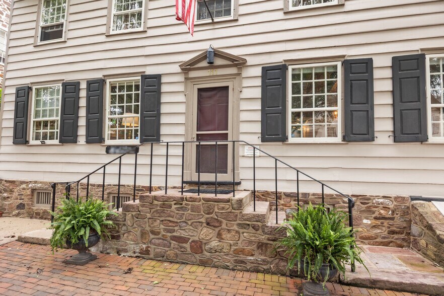 More Photos Of 111 S State St, Newtown Office Residential For Lease