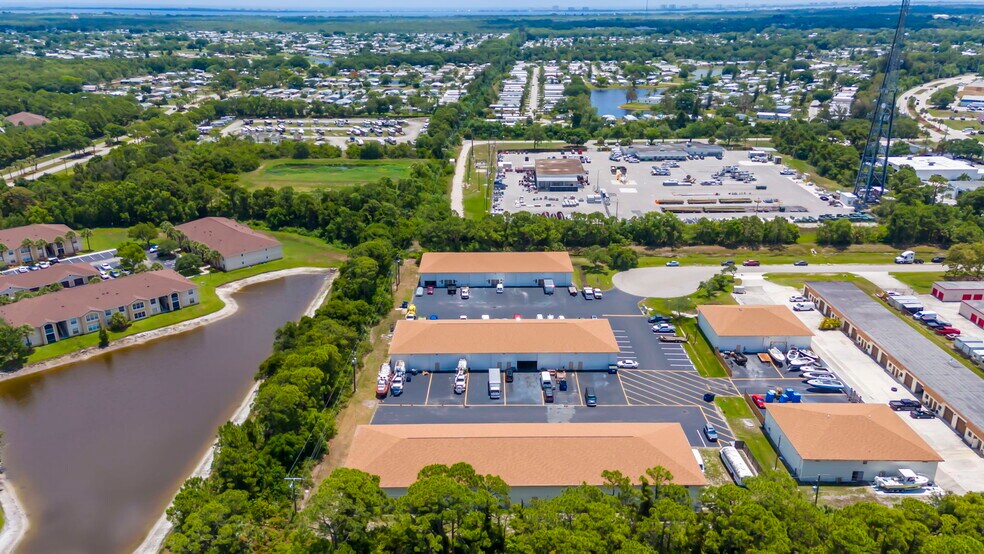 More Photos Of 1013 SE Holbrook Ct, Port Saint Lucie Warehouse For Sale