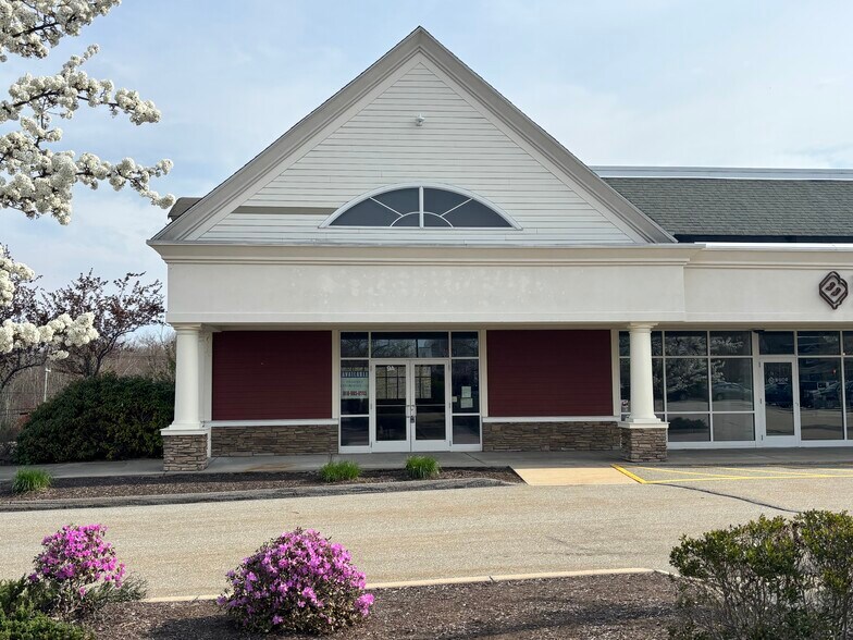 More Photos Of 33 Fieldstone Cmn, Tolland Land For Lease