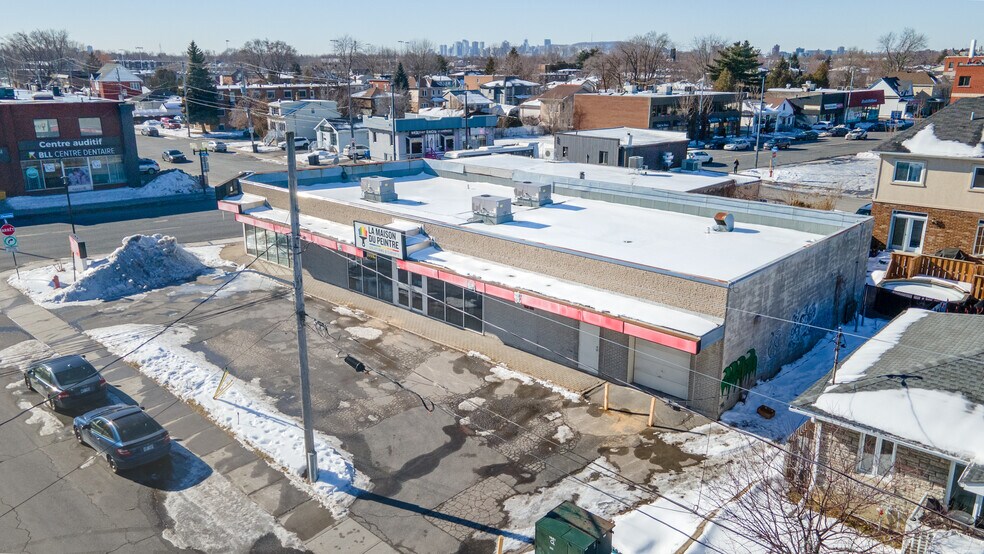 More Photos Of 2203 Ch De Chambly, Longueuil Storefront For Sale