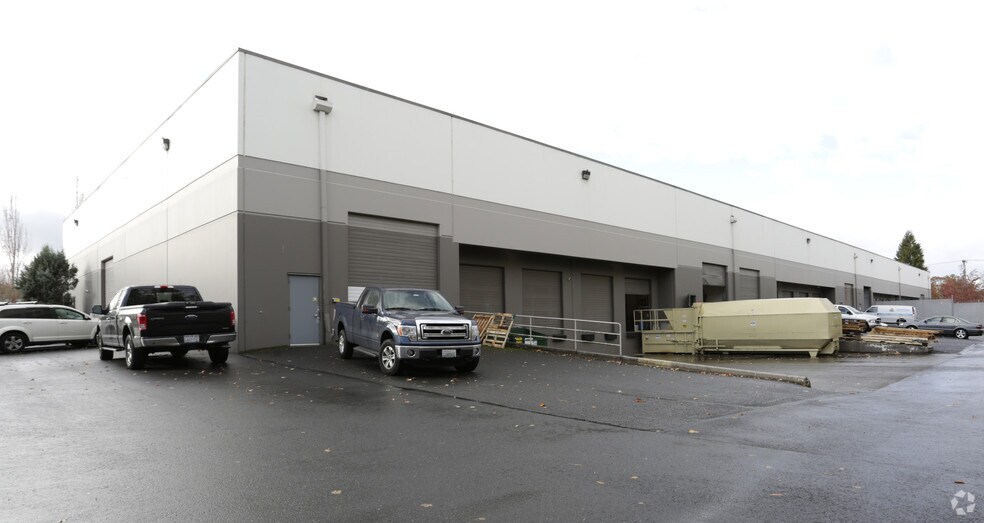 More Photos Of 14811 NE Airport Way, Portland Warehouse For Lease