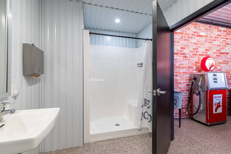More Photos Of 663 Valerie Avenue 419-420, Hudson Self Storage For Sale