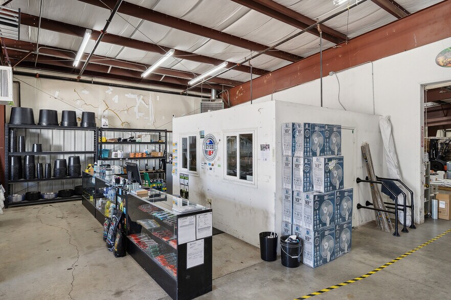 More Photos Of 710 S Adams St, Sapulpa Distribution For Sale