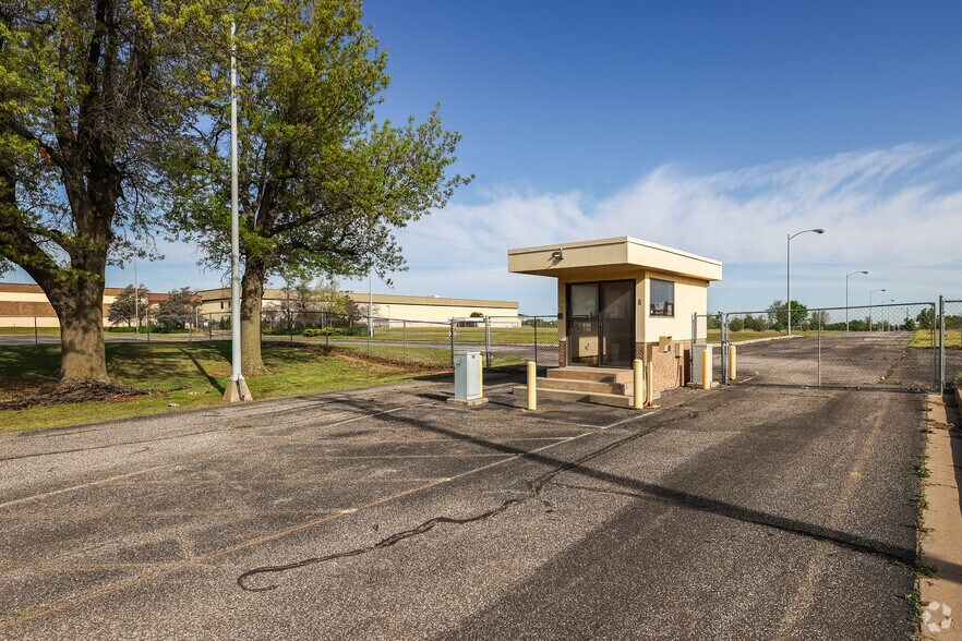 More Photos Of 10321 W Reno Ave, Oklahoma City Manufacturing For Sale