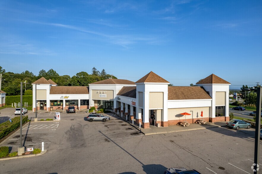 More Photos Of 3045 Tower Hill Rd, South Kingstown Unknown For Lease