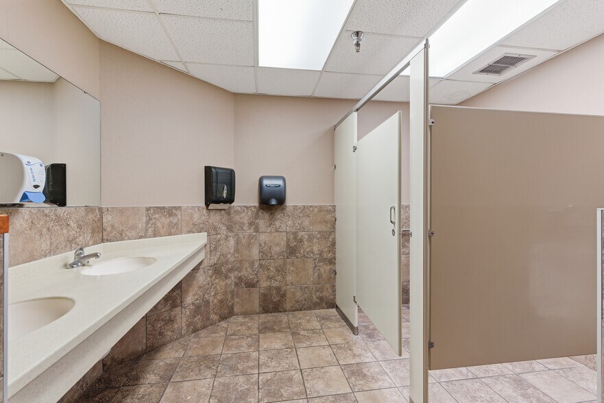 More Photos Of 403 4TH St NW, Bemidji Medical For Lease