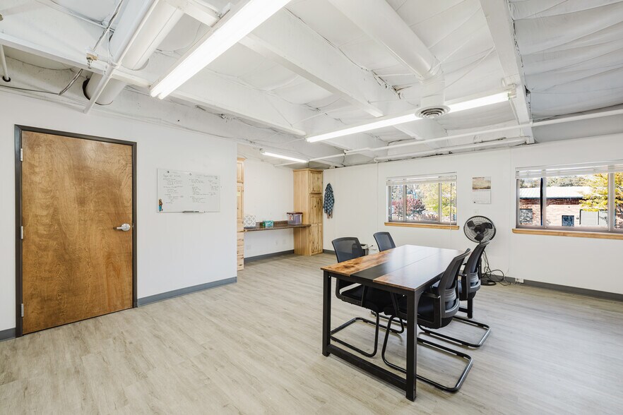 More Photos Of 222 Silver St, Elko Manufacturing For Lease