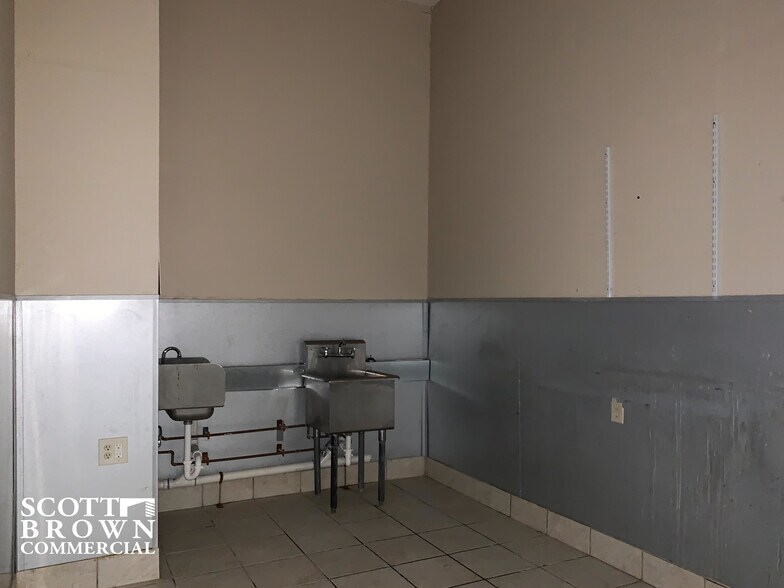 More Photos Of 603 N Locust St, Denton Unknown For Lease