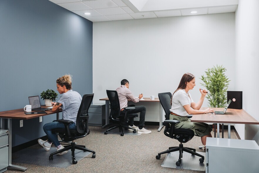 More Photos Of 500 Cummings Ctr, Beverly Office For Sale