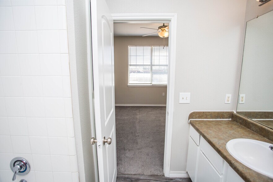 More Photos Of 2627 Oak Dr, Lubbock Apartments For Sale