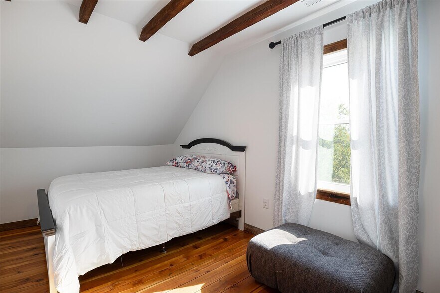 More Photos Of 667 Hustle Rd, Hustle Winery Vineyard For Sale