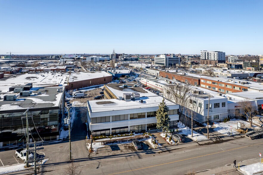 More Photos Of 5415 Rue Paré, Mt Royal Office For Lease