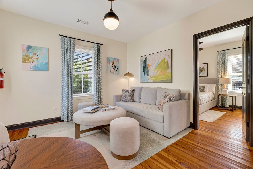 More Photos Of 17 W Park Ave, Savannah Office For Sale