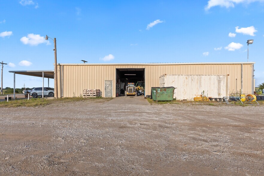 More Photos Of 60 US-54 Hwy, El Dorado Springs General Retail For Sale