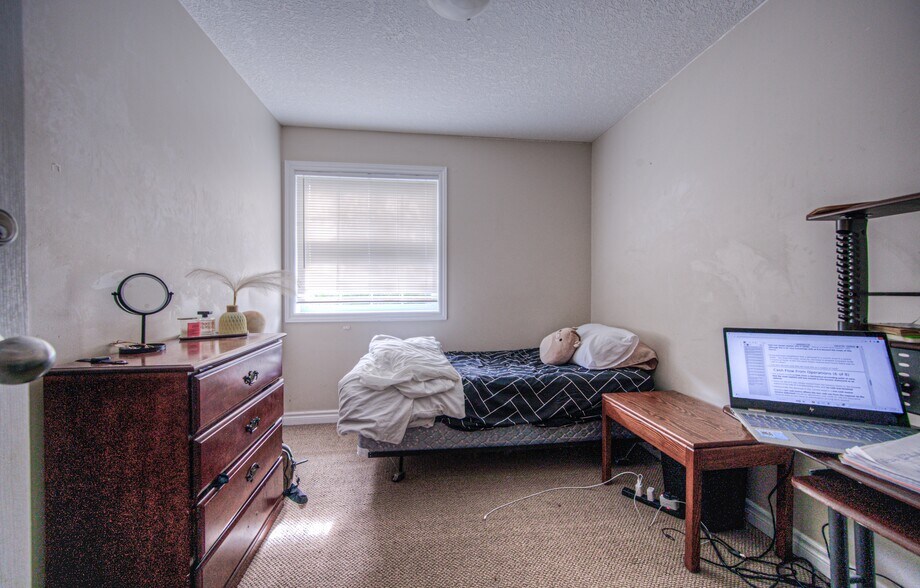 More Photos Of 172 Regina St N, Waterloo Apartments For Sale