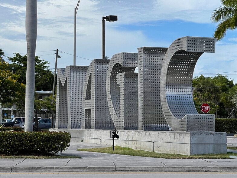 More Photos Of 6899 NE 4th Ave, Miami Warehouse For Lease