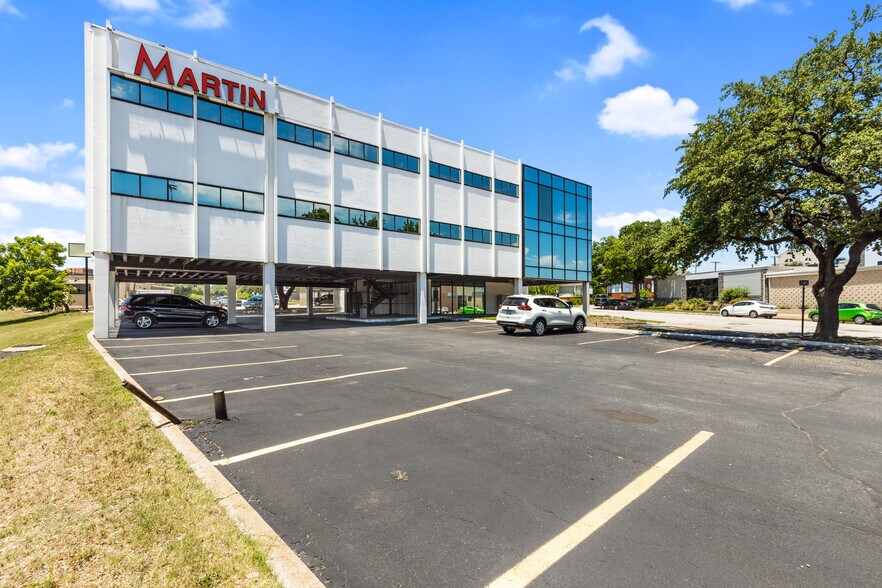 More Photos Of 1200 West Fwy, Fort Worth Office For Lease