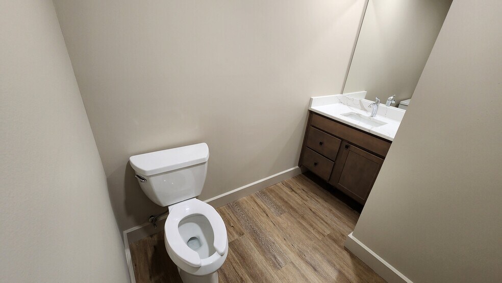 More Photos Of 272 E Kemper Rd, Loveland Industrial For Lease