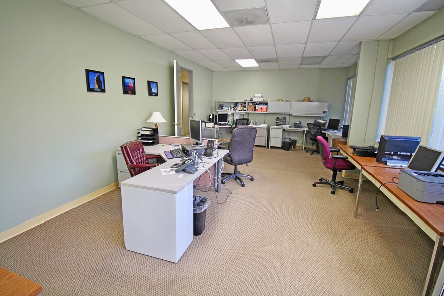 More Photos Of 200 Mineral Springs Rd, Rockaway Medical For Lease