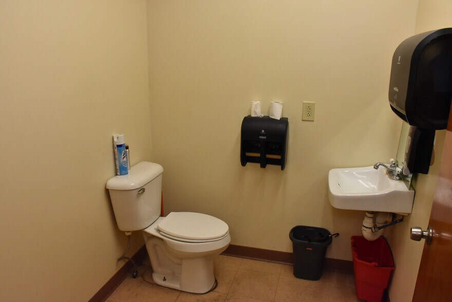 More Photos Of 18208 Cussewago Rd, Meadville Restaurant For Sale