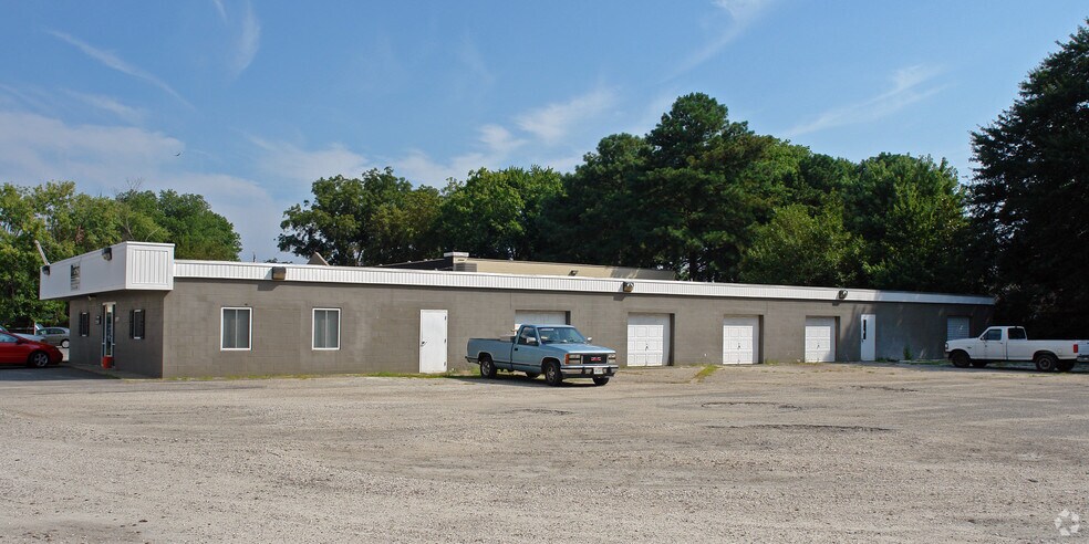 More Photos Of 12484c Warwick Blvd, Newport News Warehouse For Lease