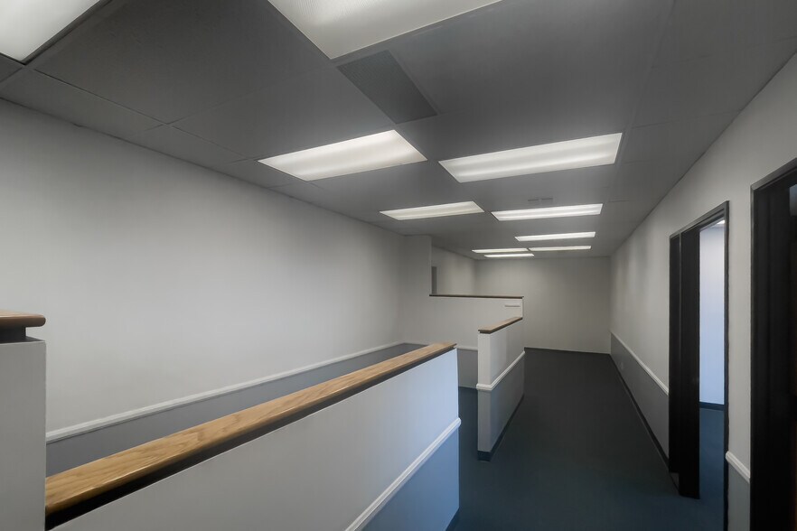 More Photos Of 8929-8939 S Sepulveda Blvd, Los Angeles Office For Lease