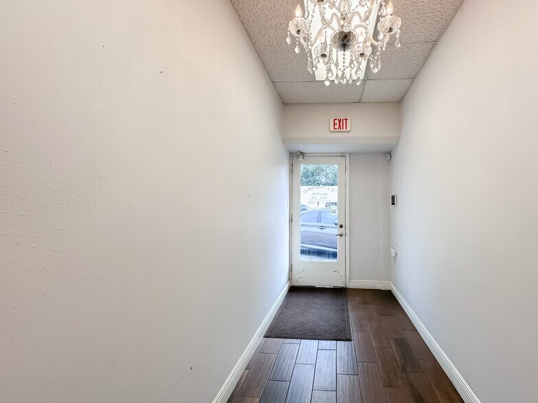More Photos Of 107-121 Allamanda Dr, Lakeland Unknown For Lease