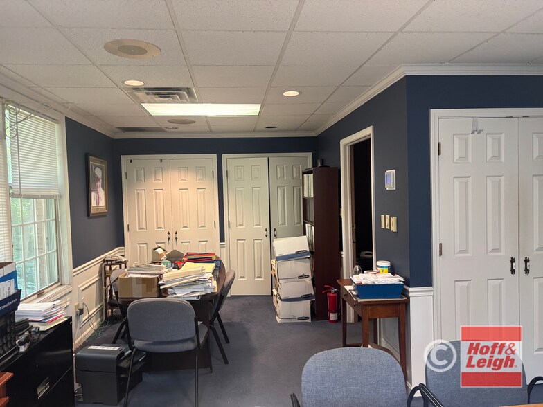 More Photos Of 8225 Brecksville Rd, Brecksville Office For Sale