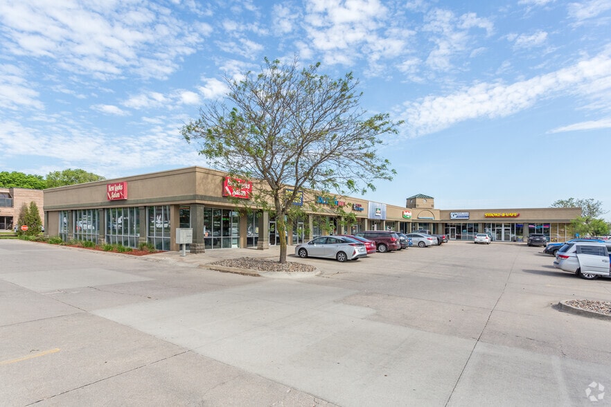 Primary Photo Of 502 N Ankeny Blvd, Ankeny Health Club For Lease
