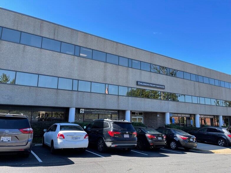 More Photos Of 171 Elden St, Herndon Medical For Lease