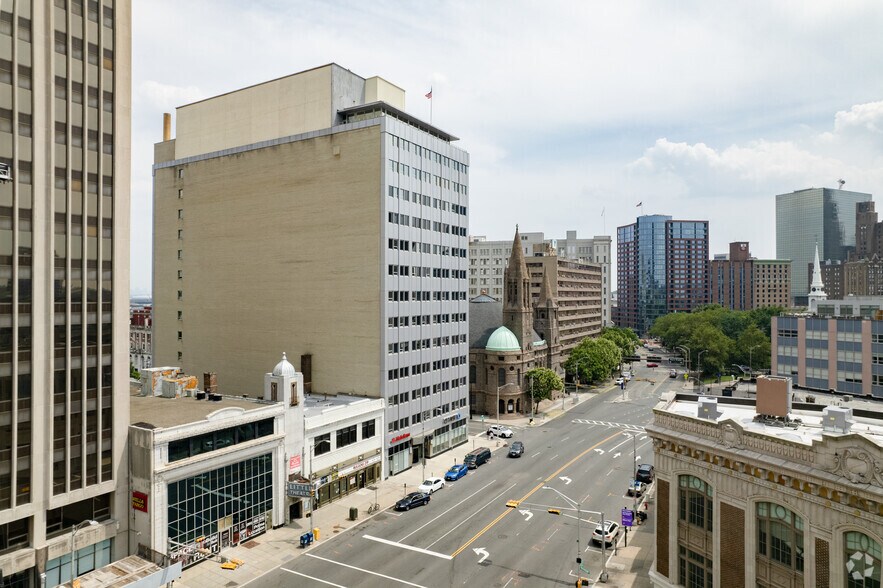 More Photos Of 550 Broad St, Newark Loft Creative Space For Lease