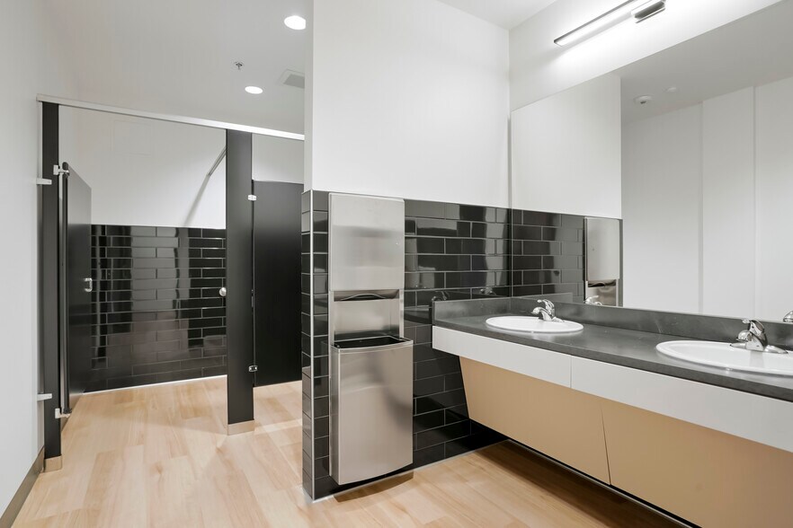 More Photos Of 10795 Dover St, Westminster Warehouse For Lease