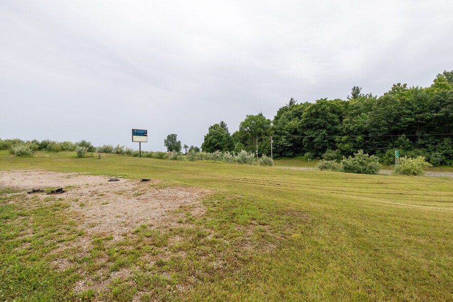 More Photos Of 20055 8 Mile Rd, Stanwood Freestanding For Sale