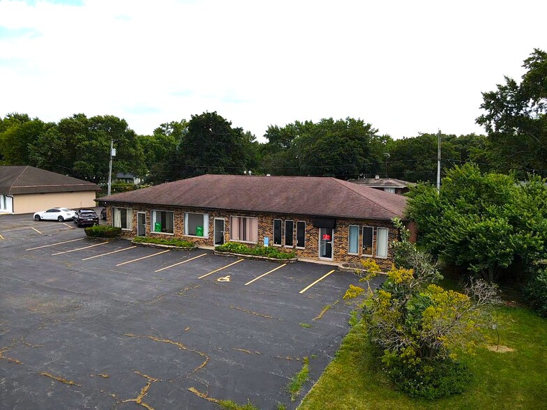 More Photos Of 4901 W Elm St, McHenry Office For Sale