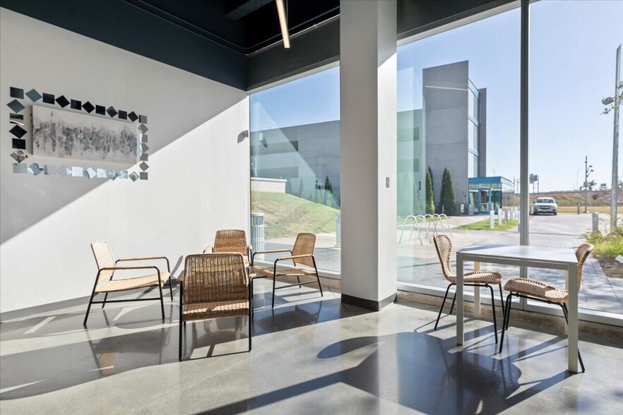 More Photos Of 4201 Rivers Edge Pky, Council Bluffs Office For Lease