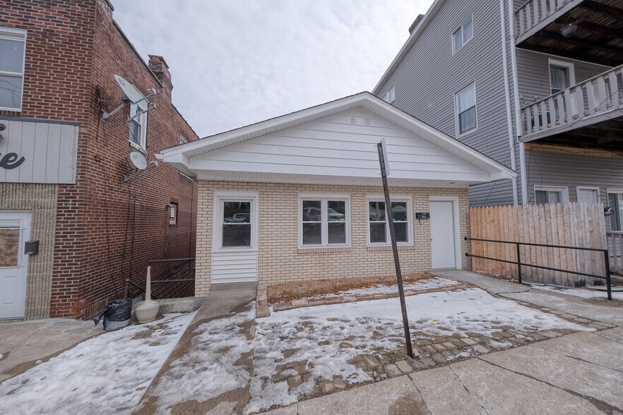 More Photos Of 340 Center Ave, Pittsburgh Medical For Sale