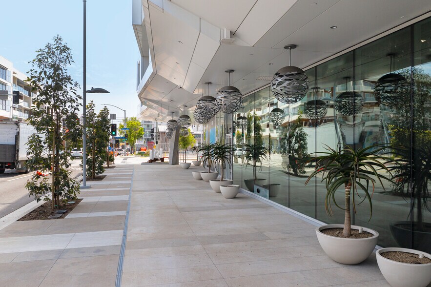 More Photos Of 1550 Lincoln Blvd, Santa Monica Apartments For Lease