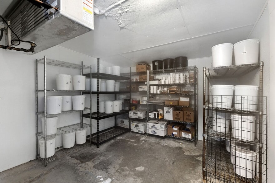More Photos Of 150 US ROUTE 1, Freeport Fast Food For Sale