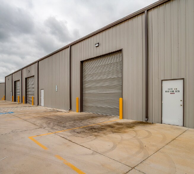 More Photos Of 138 Leopard Rd, Rhome Industrial For Lease