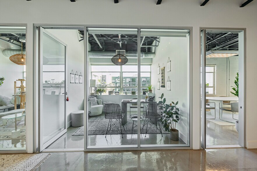 More Photos Of 8820 Wilshire Blvd, Beverly Hills Loft Creative Space For Lease