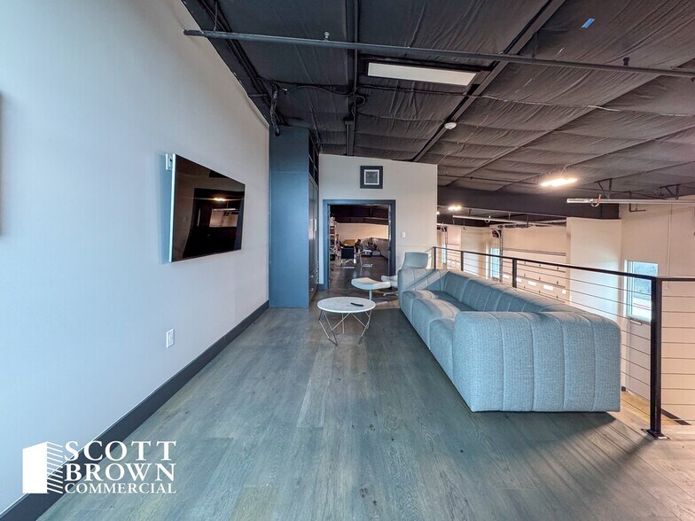 More Photos Of 1725 N Hwy 377, Roanoke Warehouse For Lease