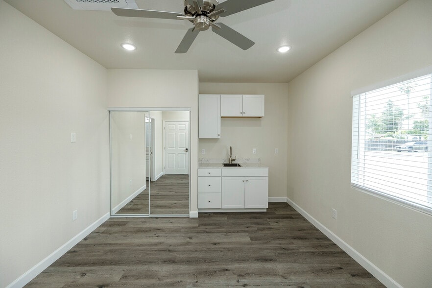 More Photos Of 720 N 2nd St, Patterson Specialty For Sale