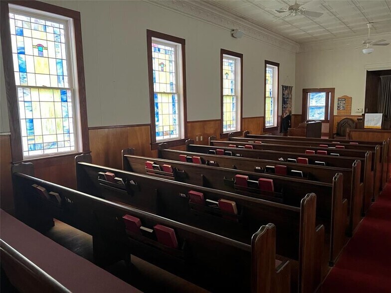 More Photos Of 102 E Main St, Cumby Religious Facility For Sale